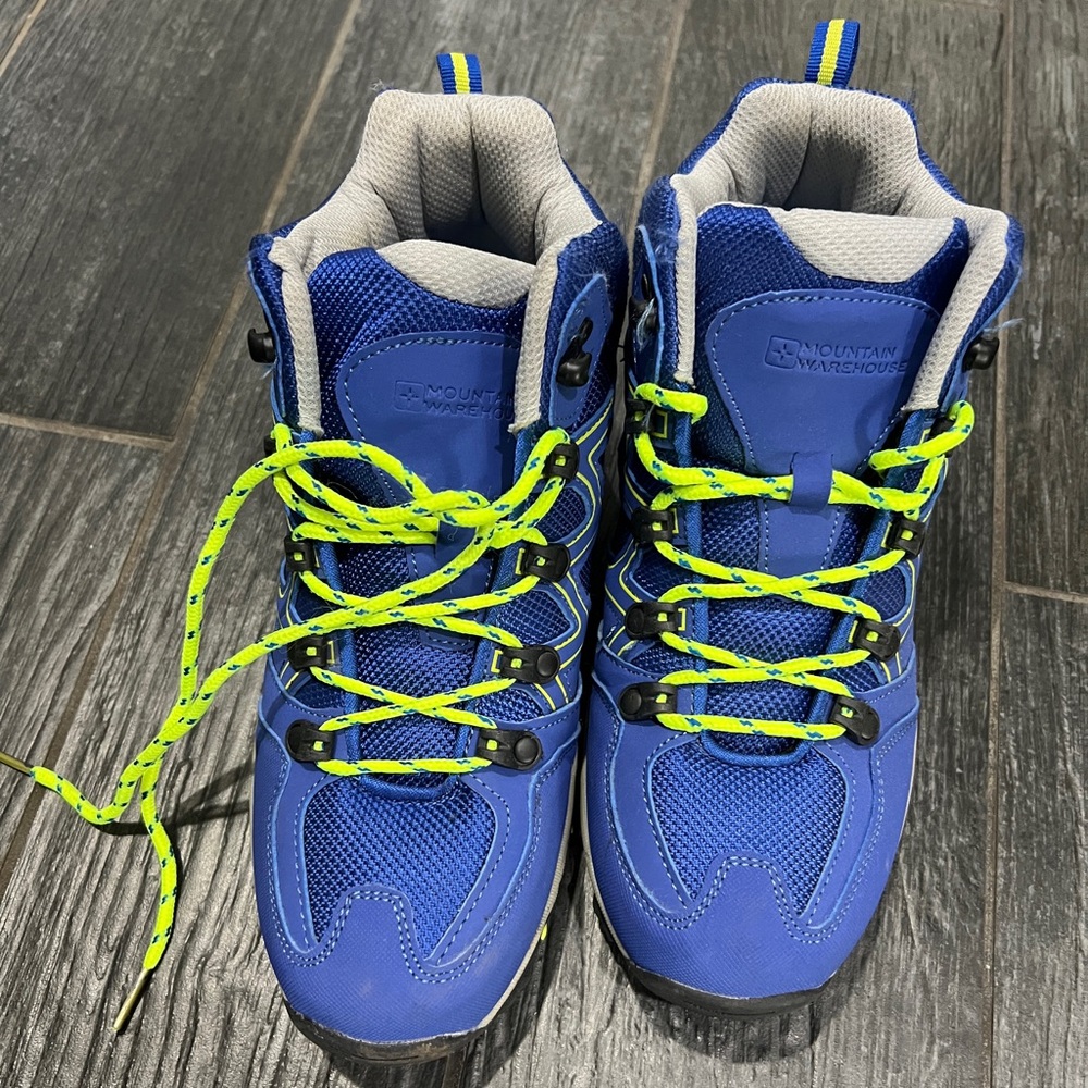 Gently used Mountain Warehouse Youth hiking boots